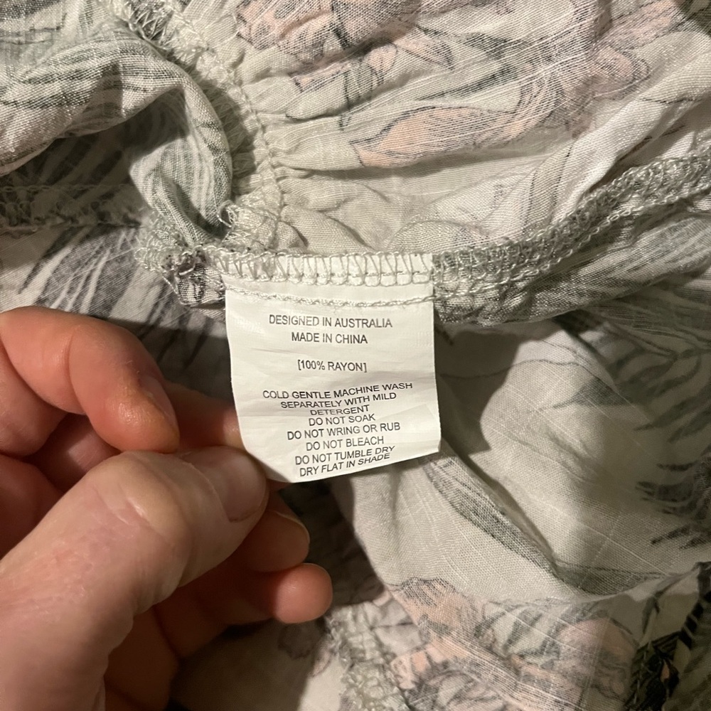 Label‎ of Love Tropical Bell Sleeve Dress - Picture 4 of 8